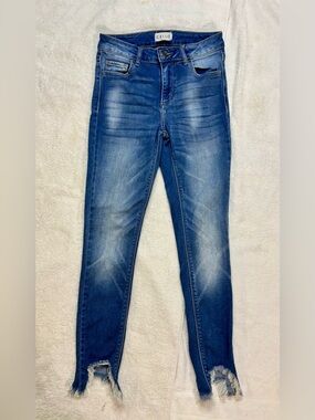 Cello Women’s Sz 1 Fringe Hem Whiskered Denim Blue Jeans Skinny High Waisted
